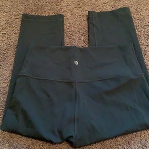 LULULEMON yoga pants size 8 EXCELLENT CONDITION